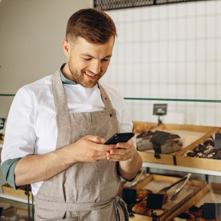 Vorstellung der Vorbestell-App durch Theken-Helden